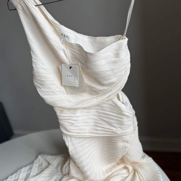 New A.L.C Dahlia Size 0 Pleated Asymmetric Midi Dress Cream Ivory One-Shoulder - Picture 10 of 10
